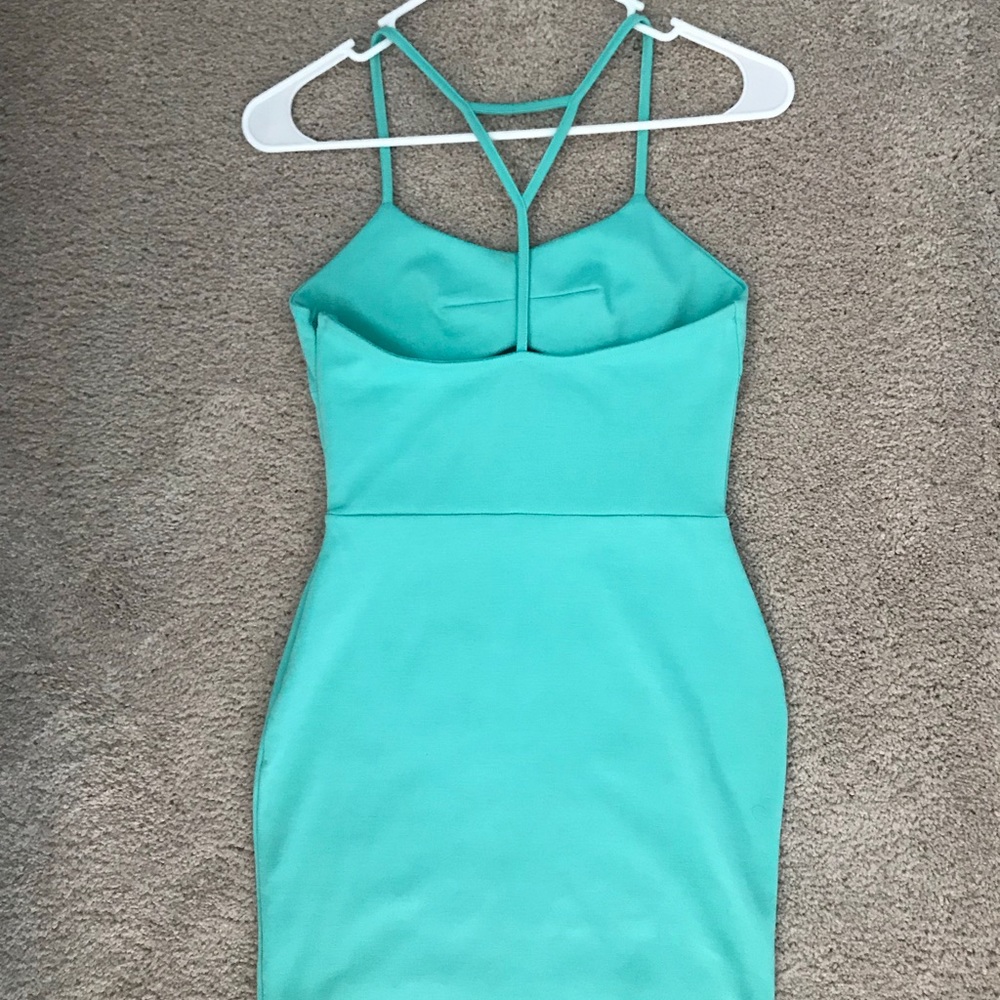 Bodycon strapping dress - Picture 2 of 3